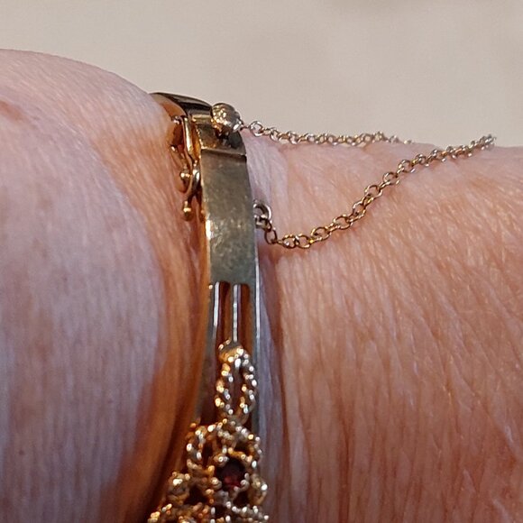 vintage garnet and pearl 14K oval hinged bangle bracelet - Picture 7 of 7